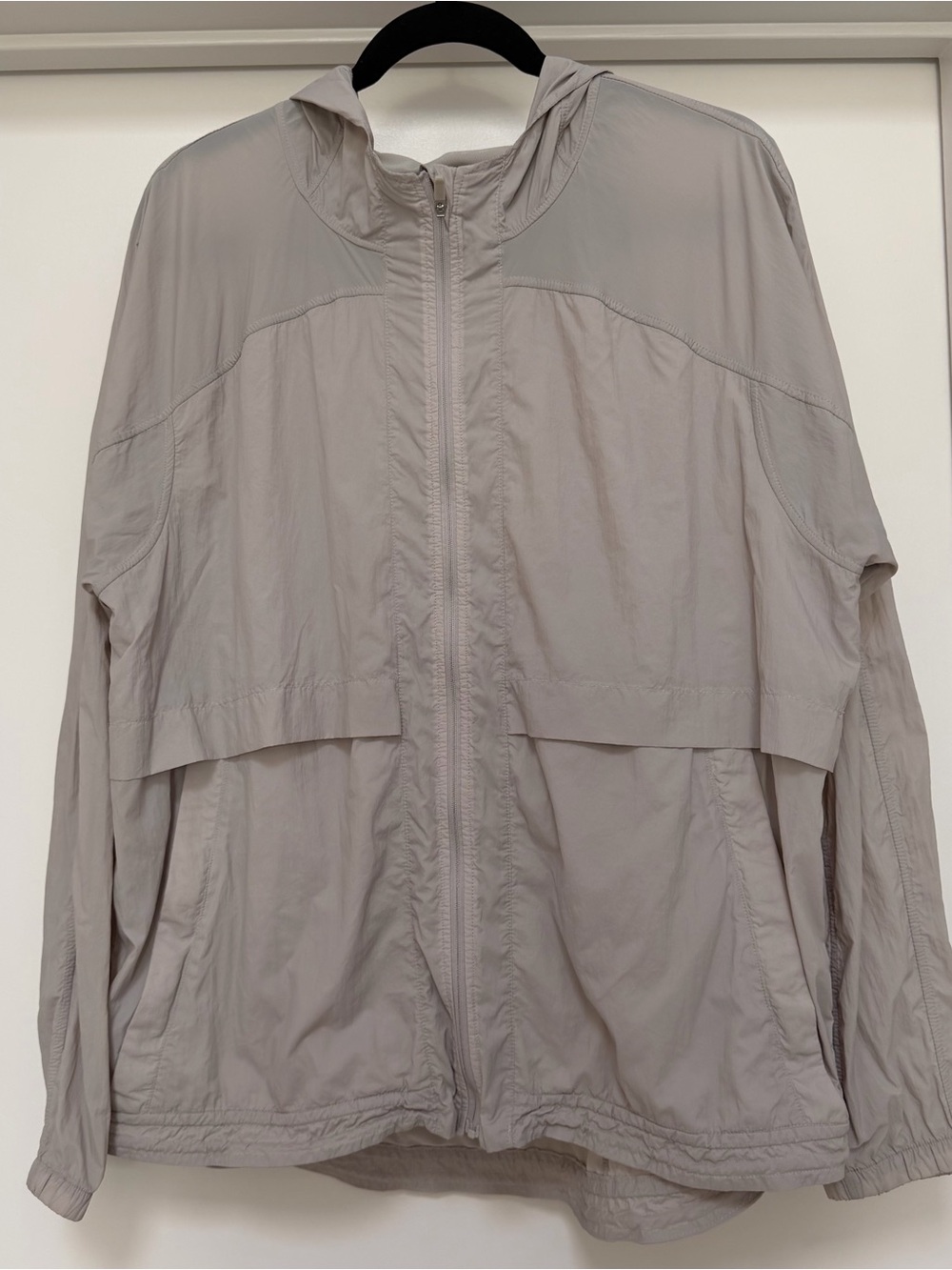 lululemon athletica Women's Hooded Windbreaker Jacket in Light Taupe